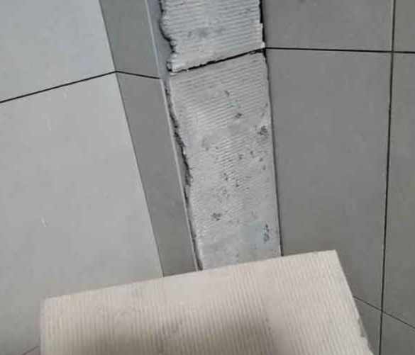 醴陵瓷砖空鼓维修公司分享下厨房瓷砖脱落的补救措施。